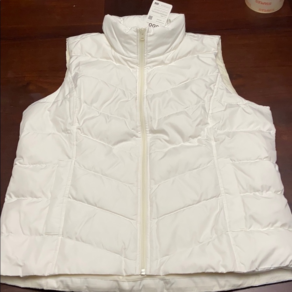 Women’s Puffer Vest XL NWT